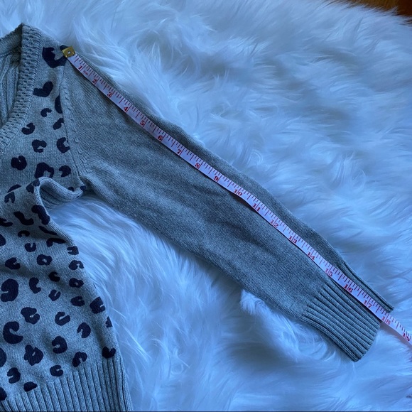 AMERICAN EAGLE Gray Leopard Button Up Cardigan - Picture 6 of 9